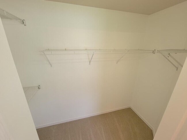 Building Photo - Ready for you to call home!