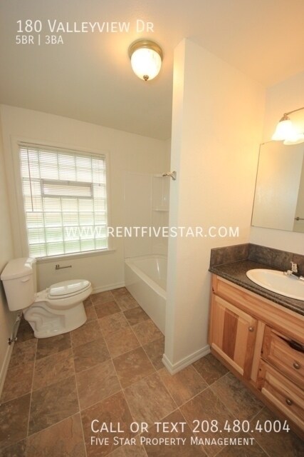Building Photo - 180 Valleyview Dr