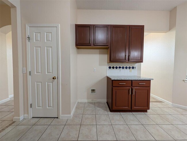 Building Photo - 20815 Figurine Ct