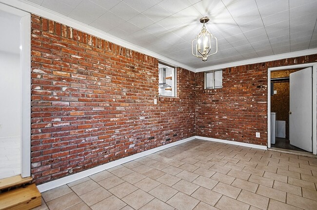 Building Photo - 822 N Coolidge St