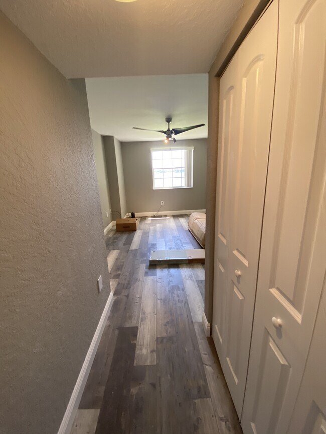 Building Photo - 2871 N Oakland Forest Dr