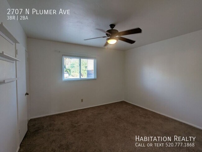 Building Photo - 2707 N Plumer Ave