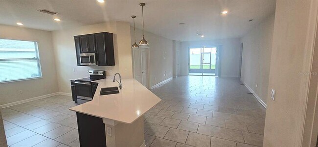 Building Photo - 212 Bergamot Lp