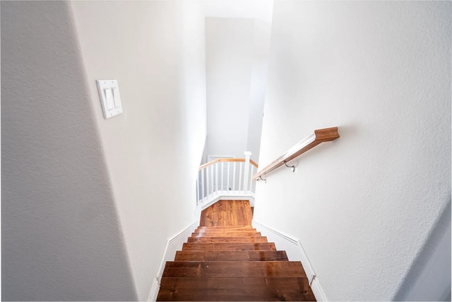 Building Photo - 25357 Avanti Ct