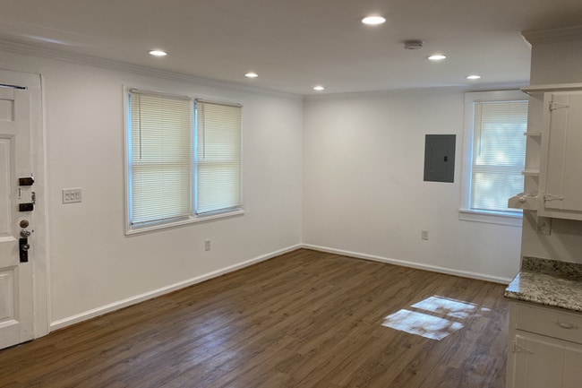 Building Photo - 1414 Emory Rd NE