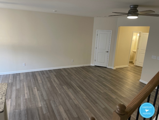 Building Photo - 222 White Oak Ridge Dr