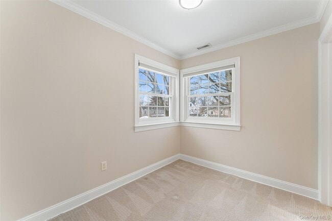 Building Photo - 14 Wakefield Rd