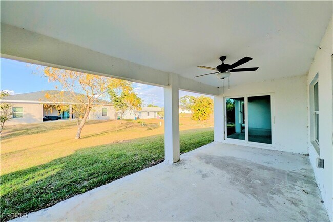 Building Photo - 707 Kismet Pkwy E