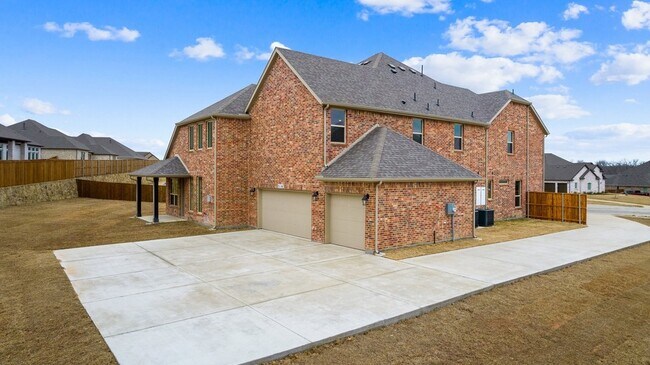 Building Photo - 310 Greystone Ct