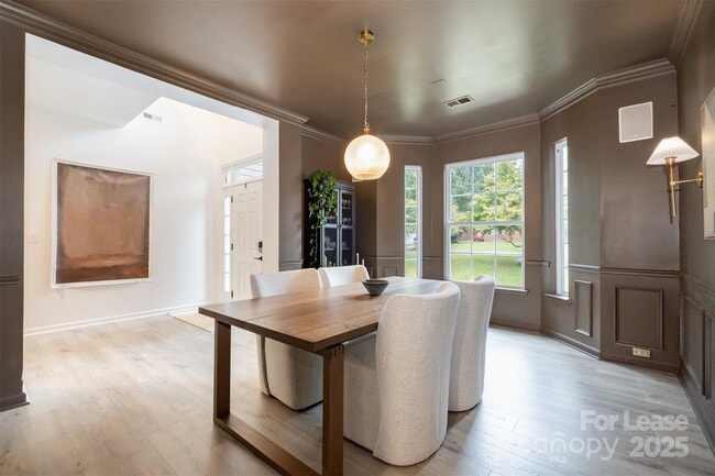 Building Photo - 2435 Alaqua Ct