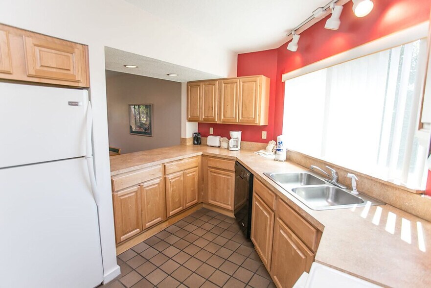 Building Photo - 160 Ocean Hibiscus Dr