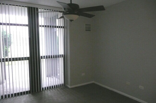 Building Photo - 1255 S State St