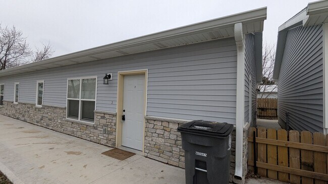 Building Photo - 1600 4th Ave