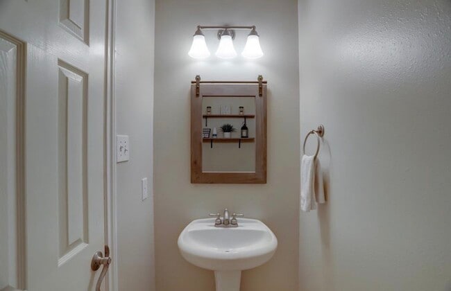 Building Photo - 20603 Cypress Breeze Dr