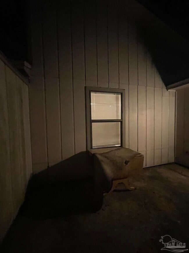 Building Photo - 10049 Hillview Rd