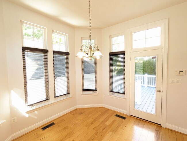 Building Photo - Impeccably maintained SFH in Clarksburg re...