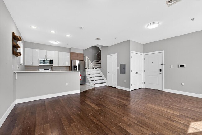 Building Photo - 1432 46th St