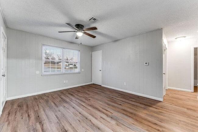 Building Photo - 740 N 6th St