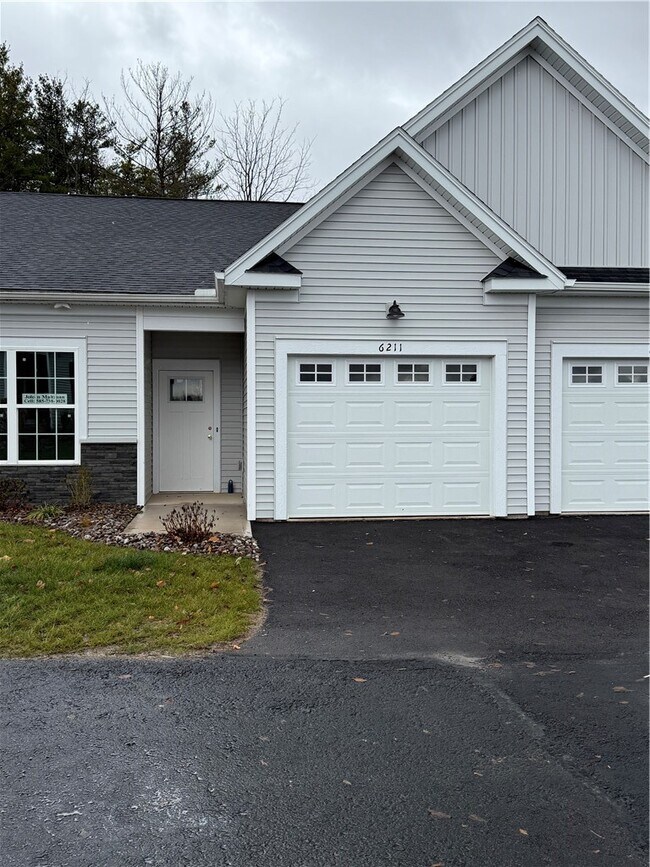 Building Photo - 6217 Blossom Ridge Cir