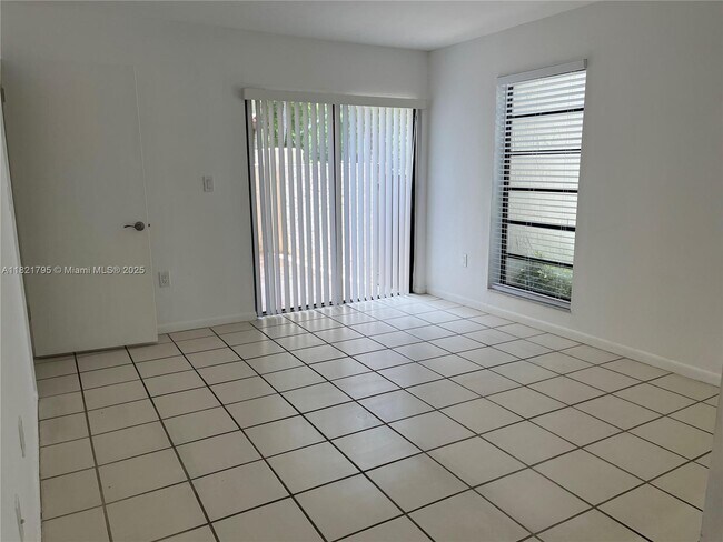Building Photo - 9030 SW 125th Ave