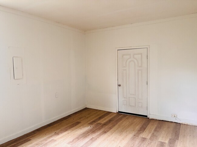 Building Photo - 168 Drum Cir