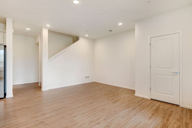 Building Photo - 4954 Denys Dr.