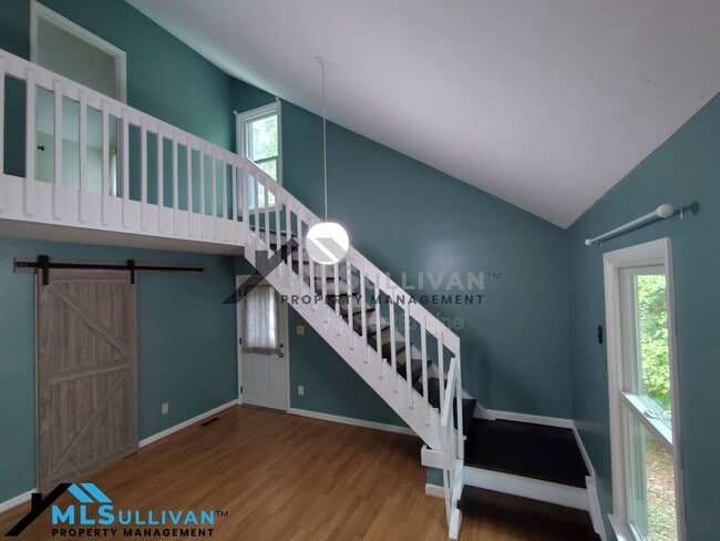 Building Photo - 1321 Valley Run
