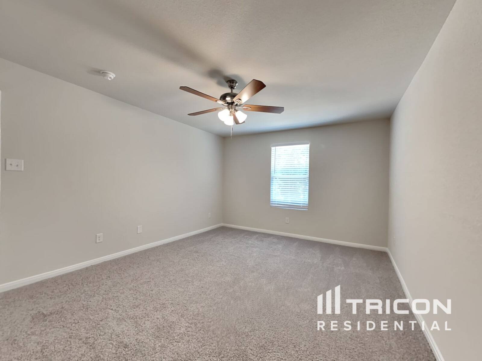 Building Photo - 10110 Cerritos dr