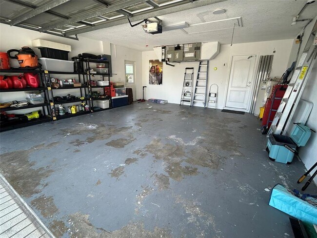 Building Photo - 24508 Saragossa Ln