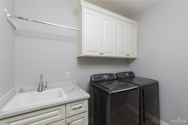 Building Photo - 23 Payton Dr