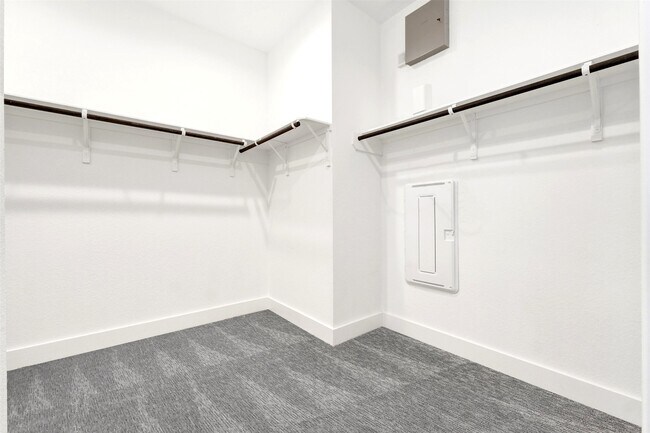 Building Photo - 153 Aurora Spgs Dr