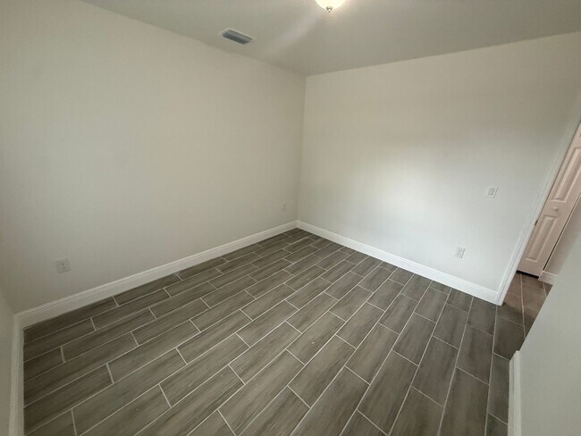 Building Photo - 3 Bed 2 Bath Home in Port Richey!