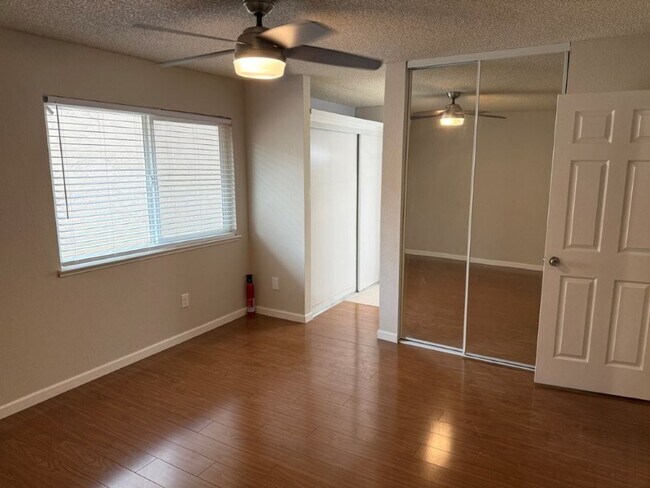 Building Photo - Updated 3 Bedroom 2.5 Bath 2 Story Condo Fairfield *Star Rentals