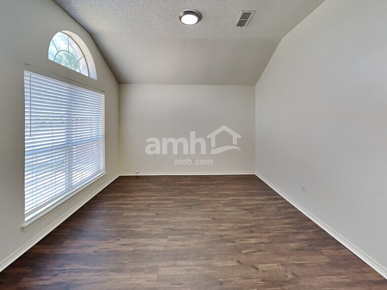 Building Photo - 6024 Silkcrest Trail