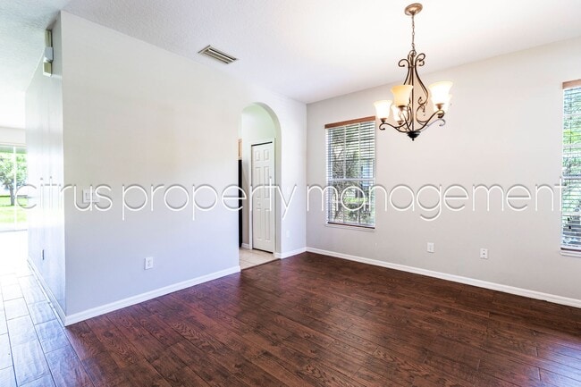 Building Photo - Spacious 4/3 in Independence Available Now!