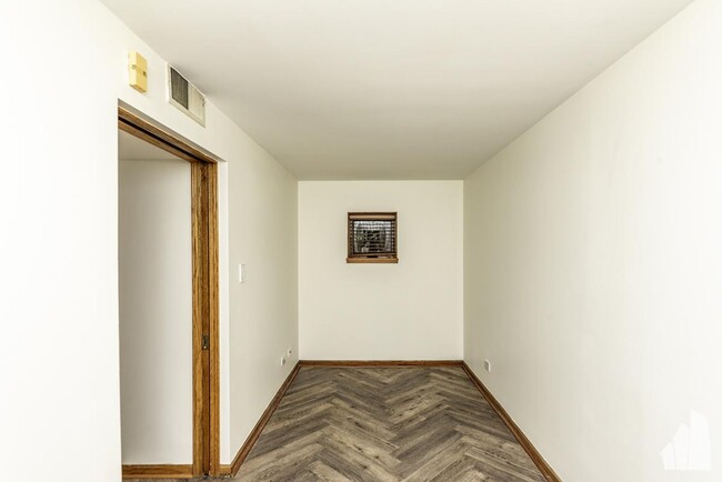 Building Photo - 2 bedroom in Chicago IL 60640