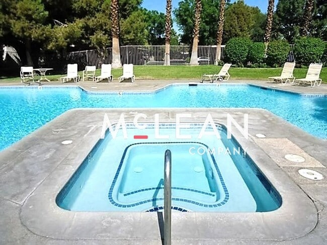 Building Photo - NEWLY REMODELED - One Bedroom Condo