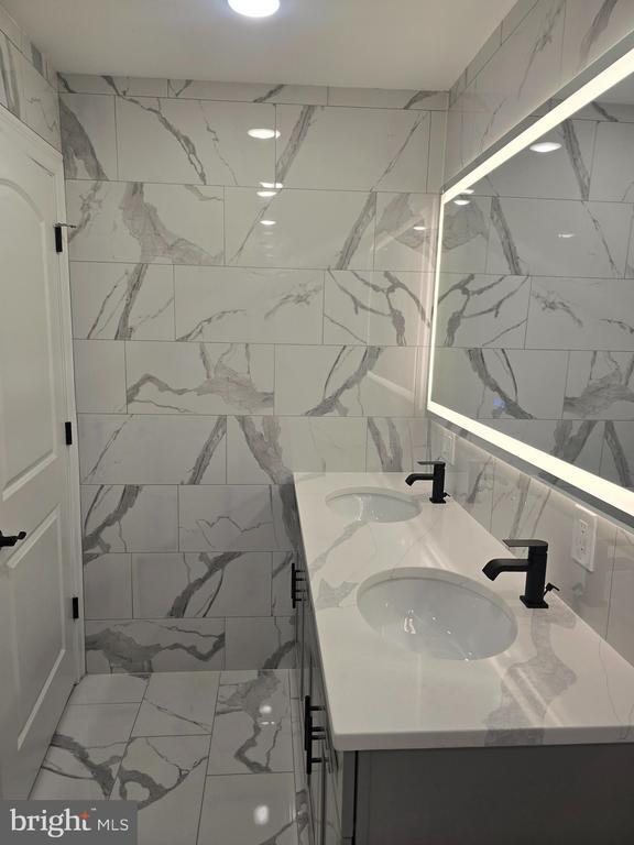 Building Photo - 135 N 15th St