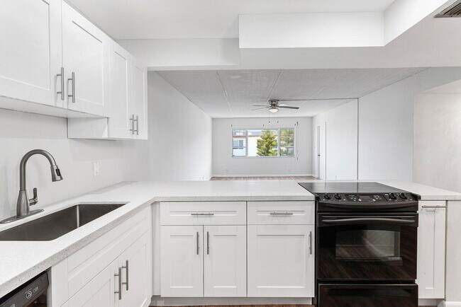 Building Photo - 4500 N Flagler Dr
