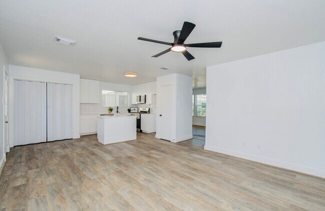 Building Photo - 6117 Settlers Square Ln
