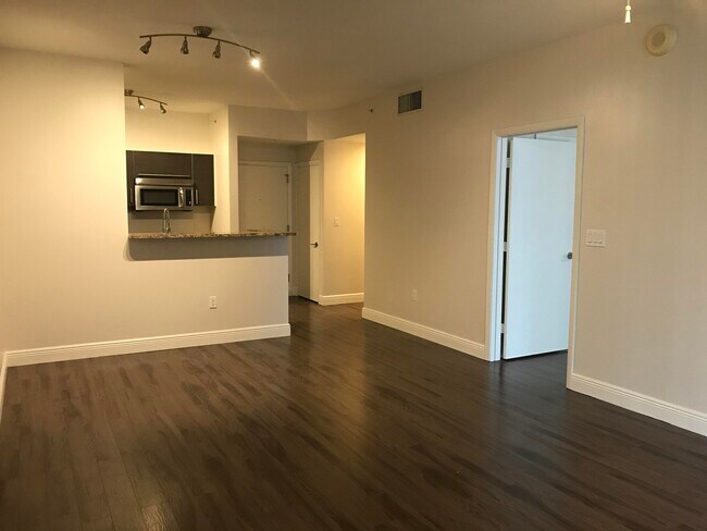Building Photo - 550 Okeechobee Blvd
