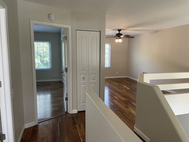 Building Photo - 357 Persimmon Ct