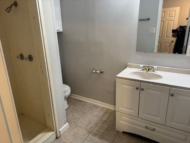 Building Photo - Nice 4 Bedroom Home in Byram!
