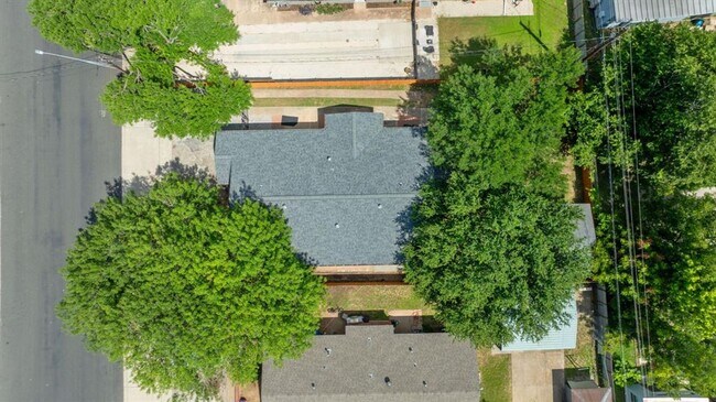 Building Photo - 6001 Jain Ln