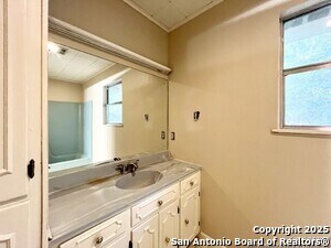 Building Photo - 1305 San Jacinto St