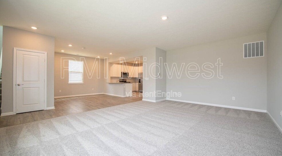 Building Photo - 2557 Lamar Dr