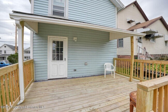 Building Photo - 1012 Clearview St