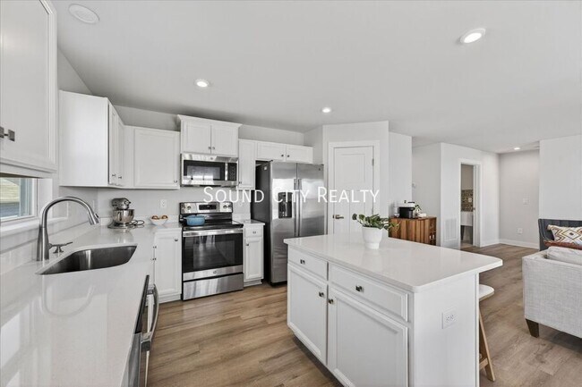 Building Photo - 2648 Thornton Grove Blvd