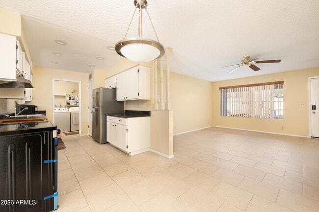 Building Photo - 4021 E Carol Cir