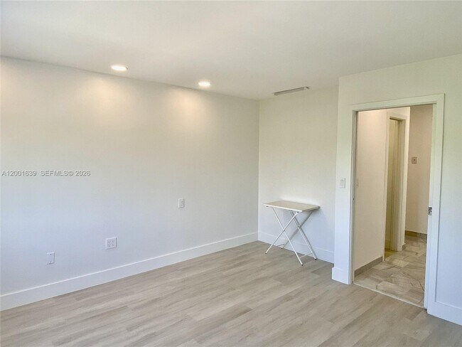 Building Photo - 255 Galen Dr